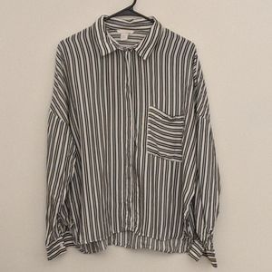 🌹H&M soft striped button up blouse